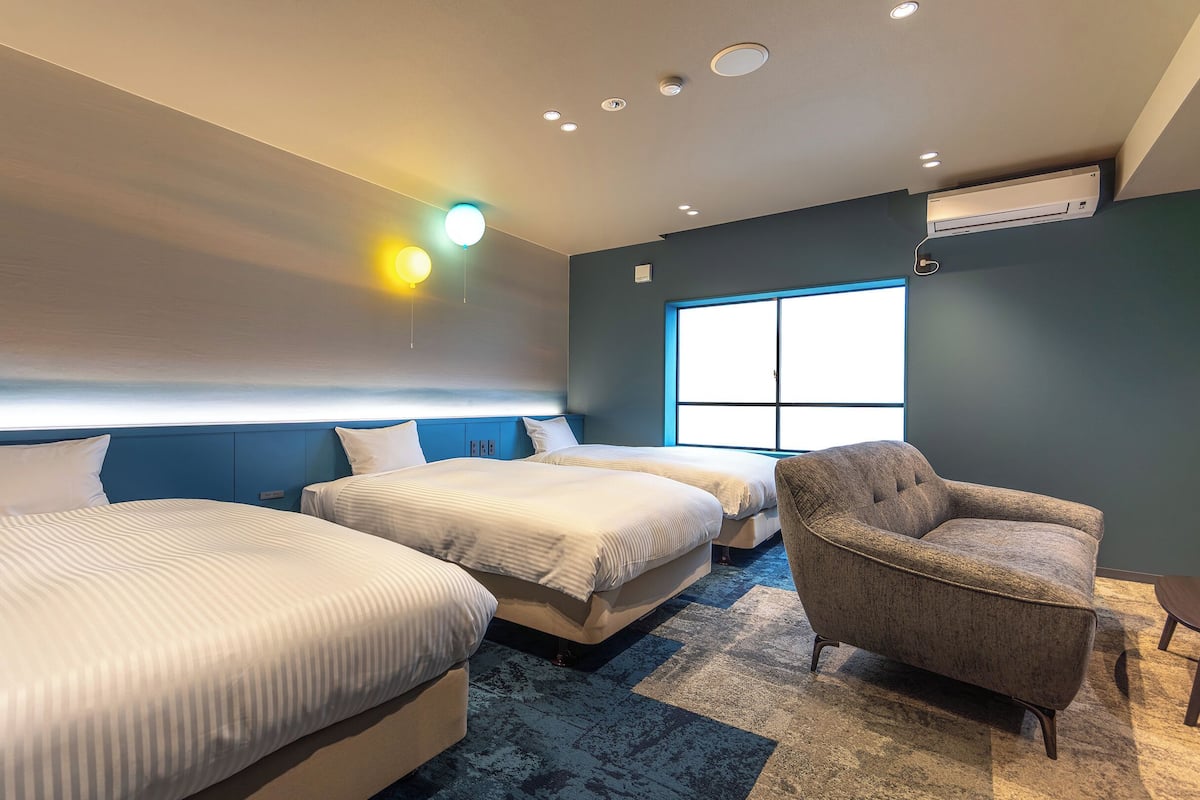 Tremannsrom – superior, ikke-røyk (Western Style, without Bath, No View) | Safe på rommet, skrivebord, wi-fi (inkludert) og sengetøy