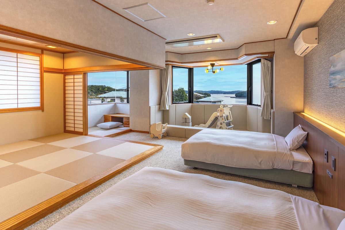 Rom – superior, ikke-røyk (Poolside,Kids,Japanese-Western,Bath) | Safe på rommet, skrivebord, wi-fi (inkludert) og sengetøy