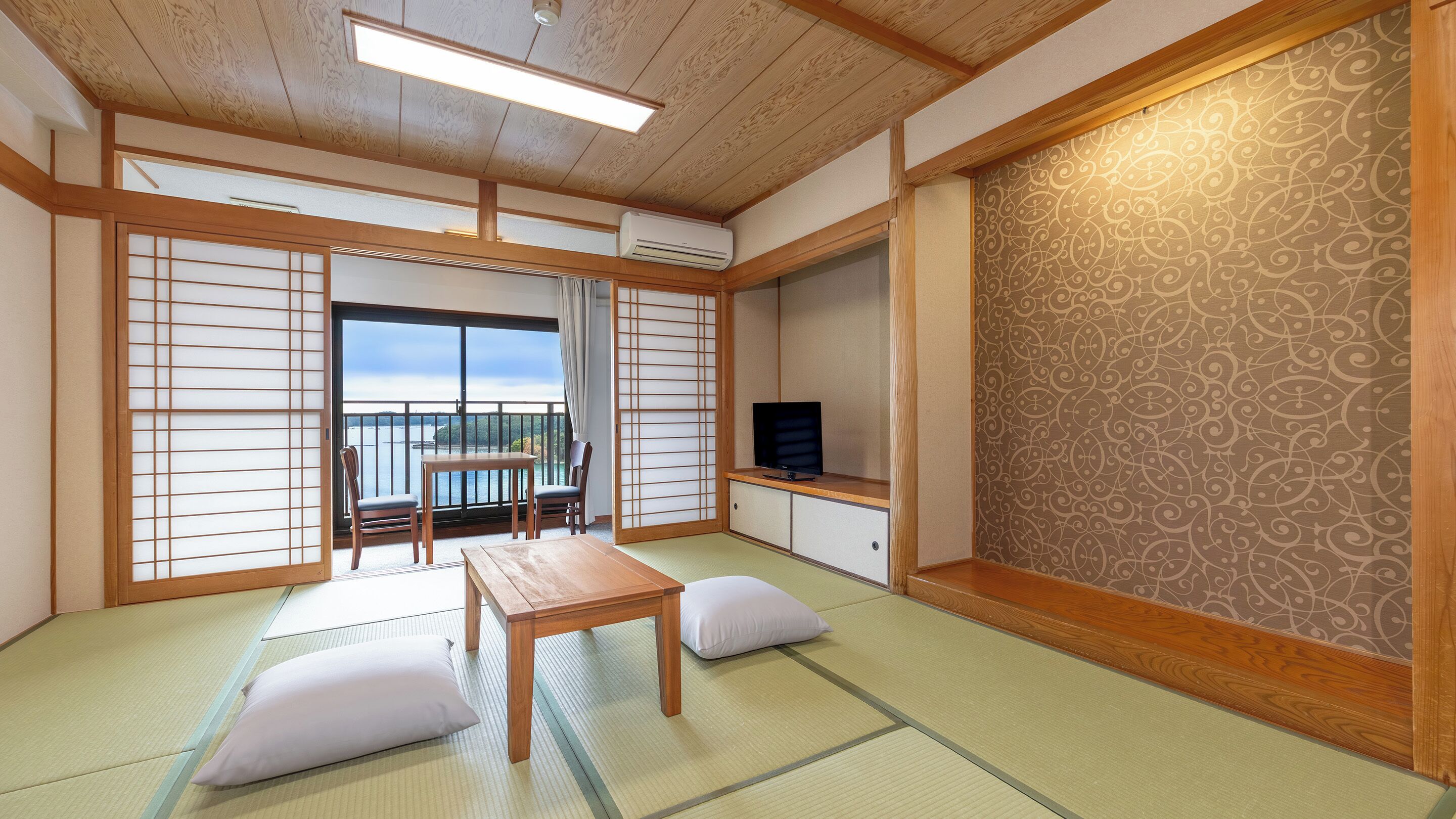 Rom – standard, ikke-røyk (Japanese Style, for 5 people, No Bath) | Safe på rommet, skrivebord, wi-fi (inkludert) og sengetøy