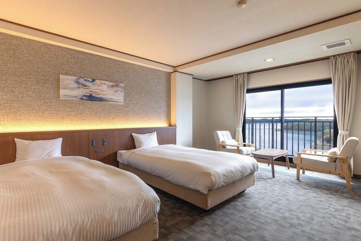 Tomannsrom – standard, ikke-røyk (without Bath) | Safe på rommet, skrivebord, wi-fi (inkludert) og sengetøy