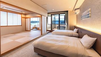 Superior Room, Non Smoking (Japanese-Western with Open-Air Bath) | In-room safe, desk, free WiFi, bed sheets