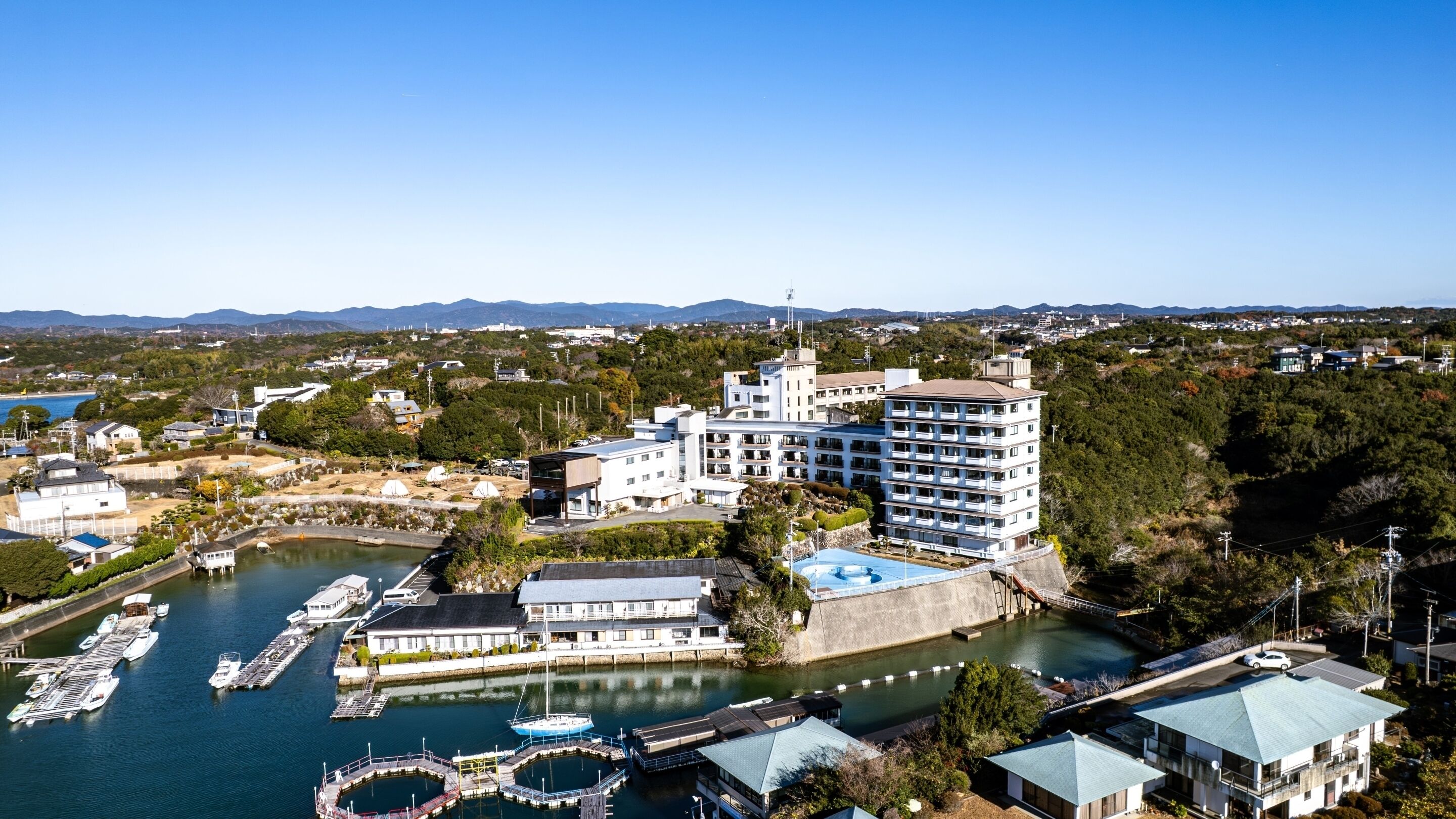 المنشأة من الخارج