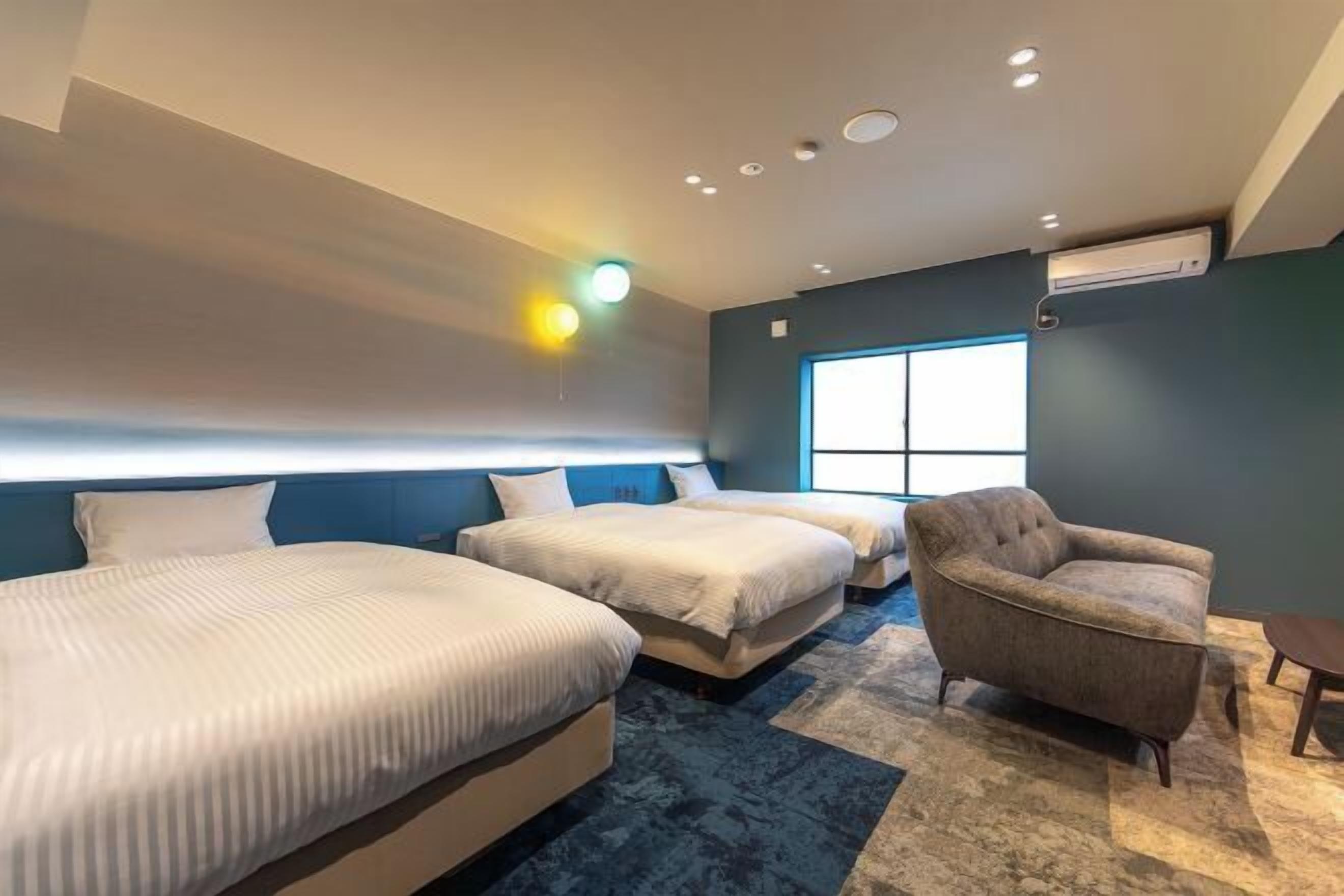 Peti besi dalam bilik, meja, Wi-fi percuma, cadar katil 