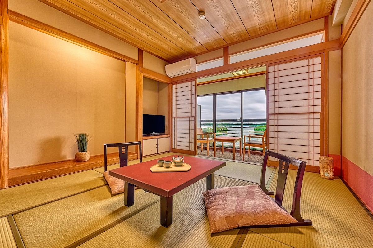 1 bedroom, in-room safe, desk, free WiFi
