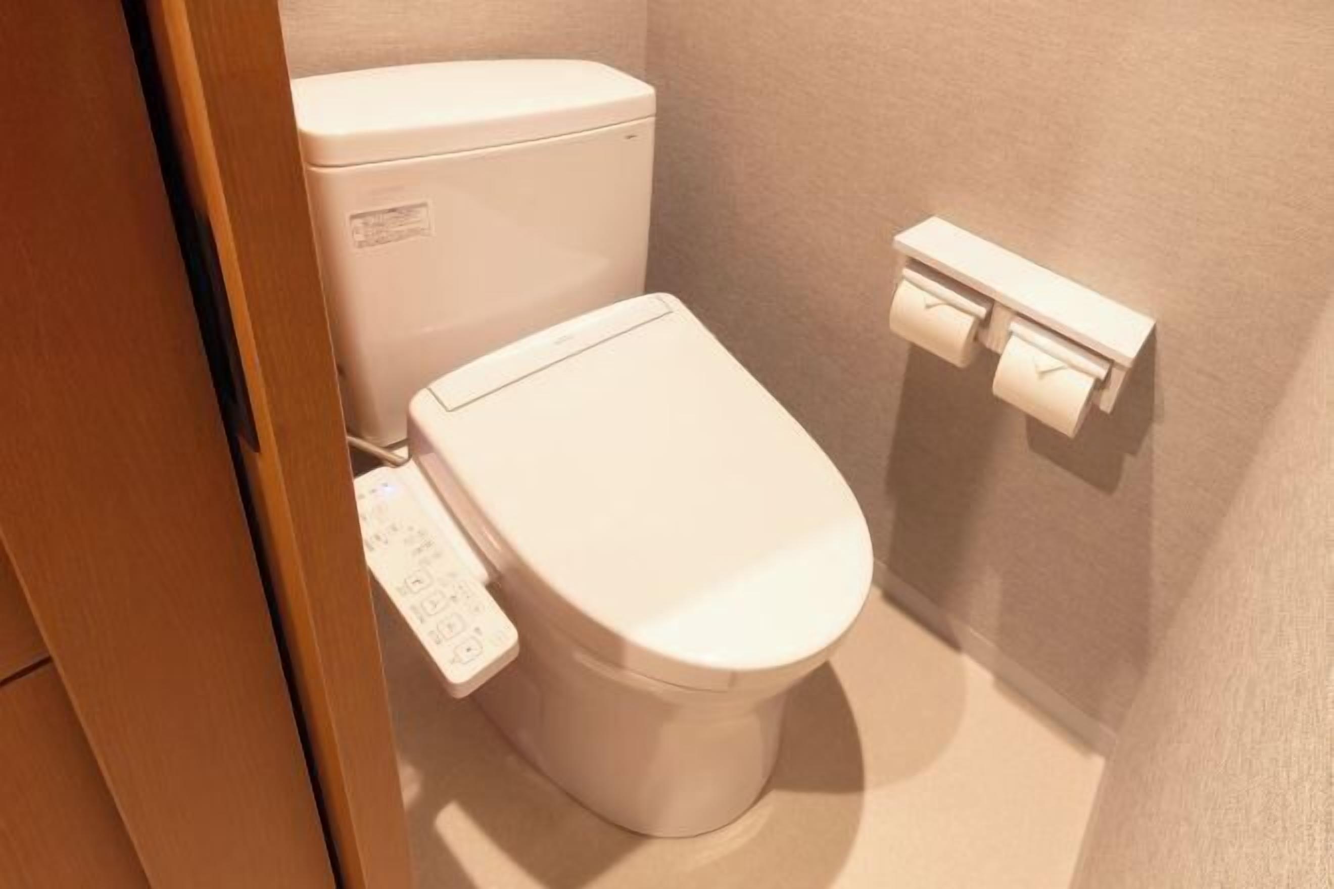 Baño | Pantuflas y toallas 