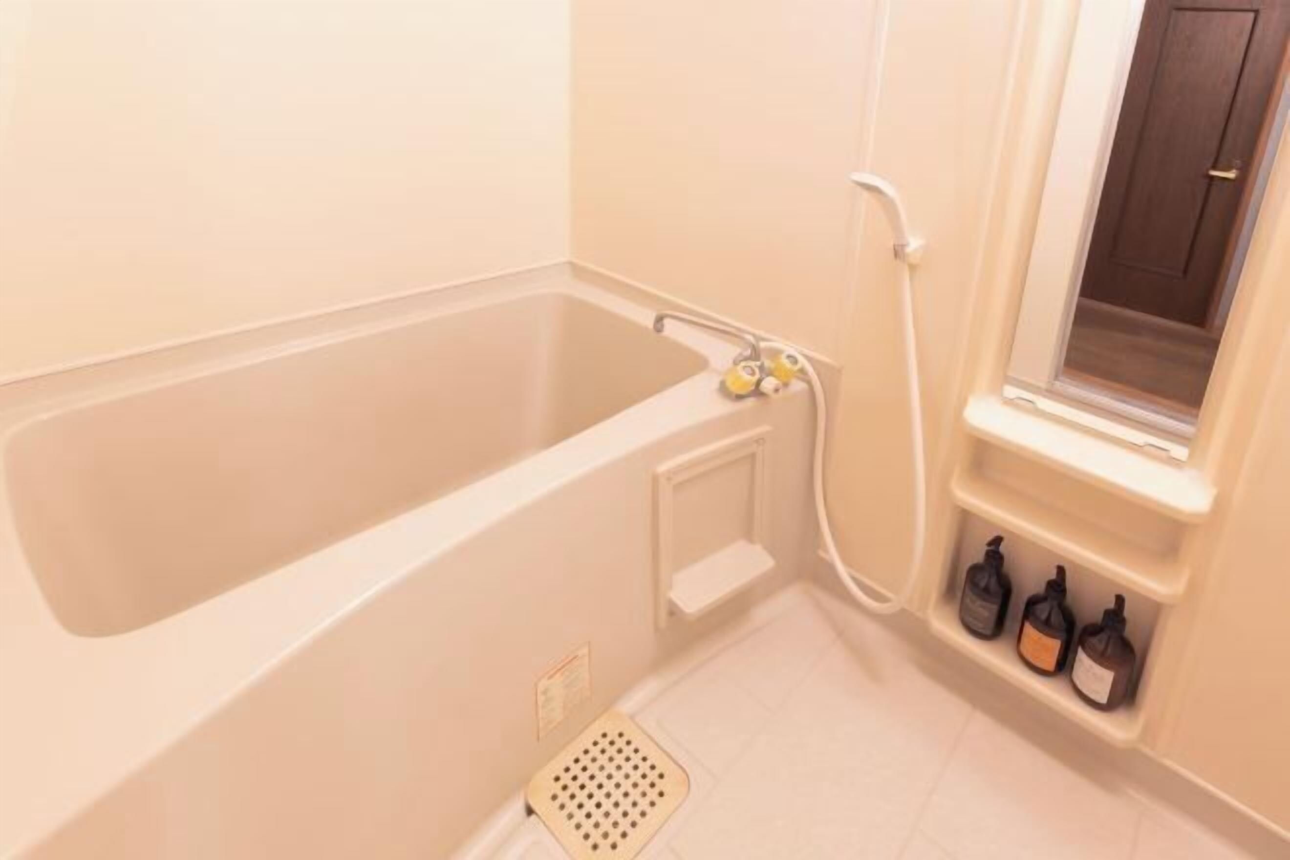 Selipar, tuala disediakan 