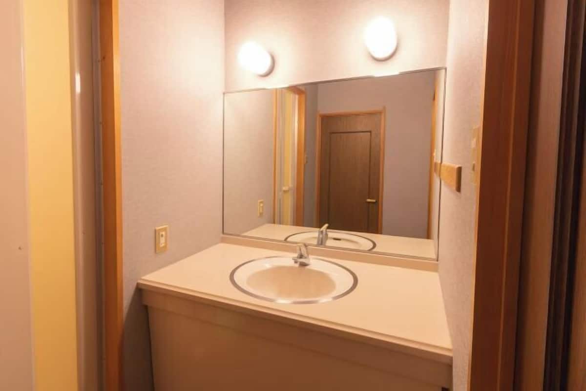 Bad | Tøfler og håndklær