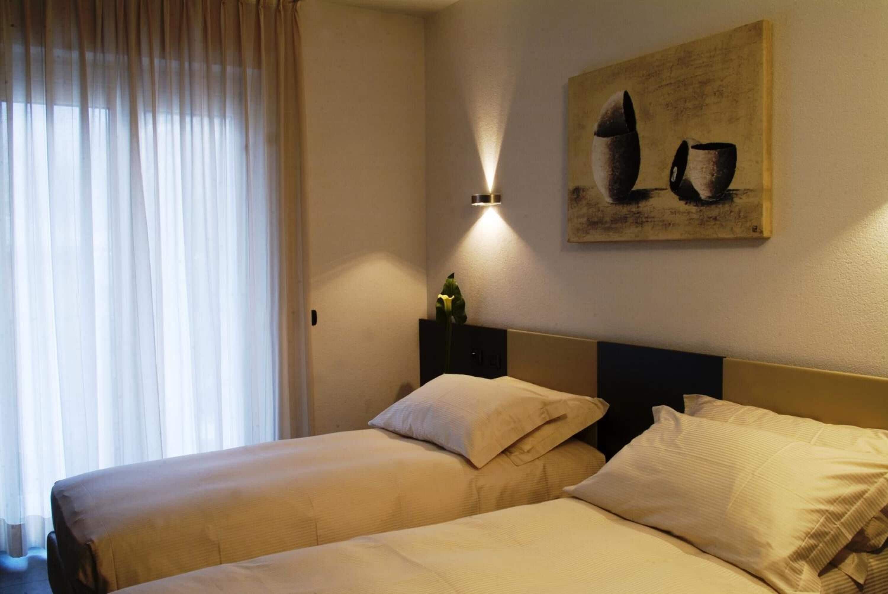 desk, soundproofing, free cots/infant beds, free wifi