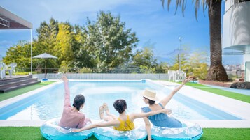 Piscina externa sazonal