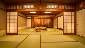 Standard Japanese Style Room 21 Tatami-mats with Bath, Non-Smoking | In-room safe, desk, free WiFi