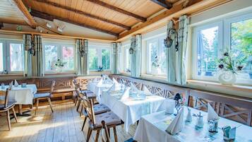 Frühstück und Abendessen