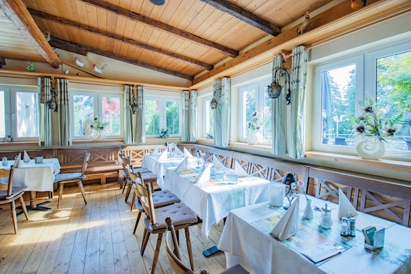 Frühstück und Abendessen, regionale Küche