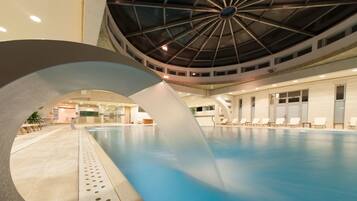 Indoor pool, 4 outdoor pools, pool umbrellas, sun loungers