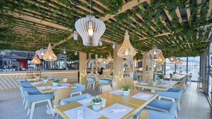 Beach bar - Hotel Mediteran Conference & Spa resort (Becici)