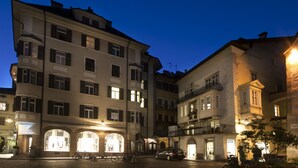Front of property - evening/night - Residence Fink (Bolzano)