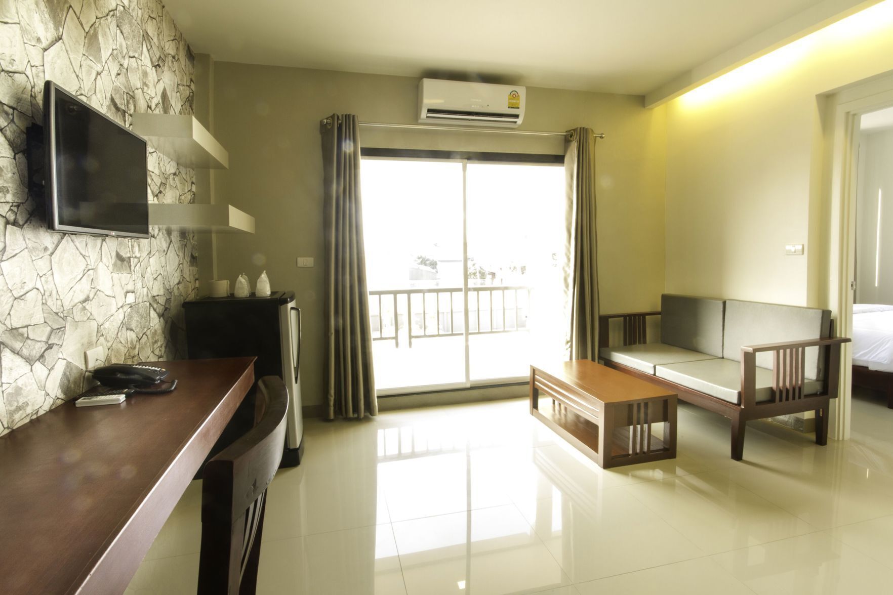 Desk, blackout drapes, free WiFi