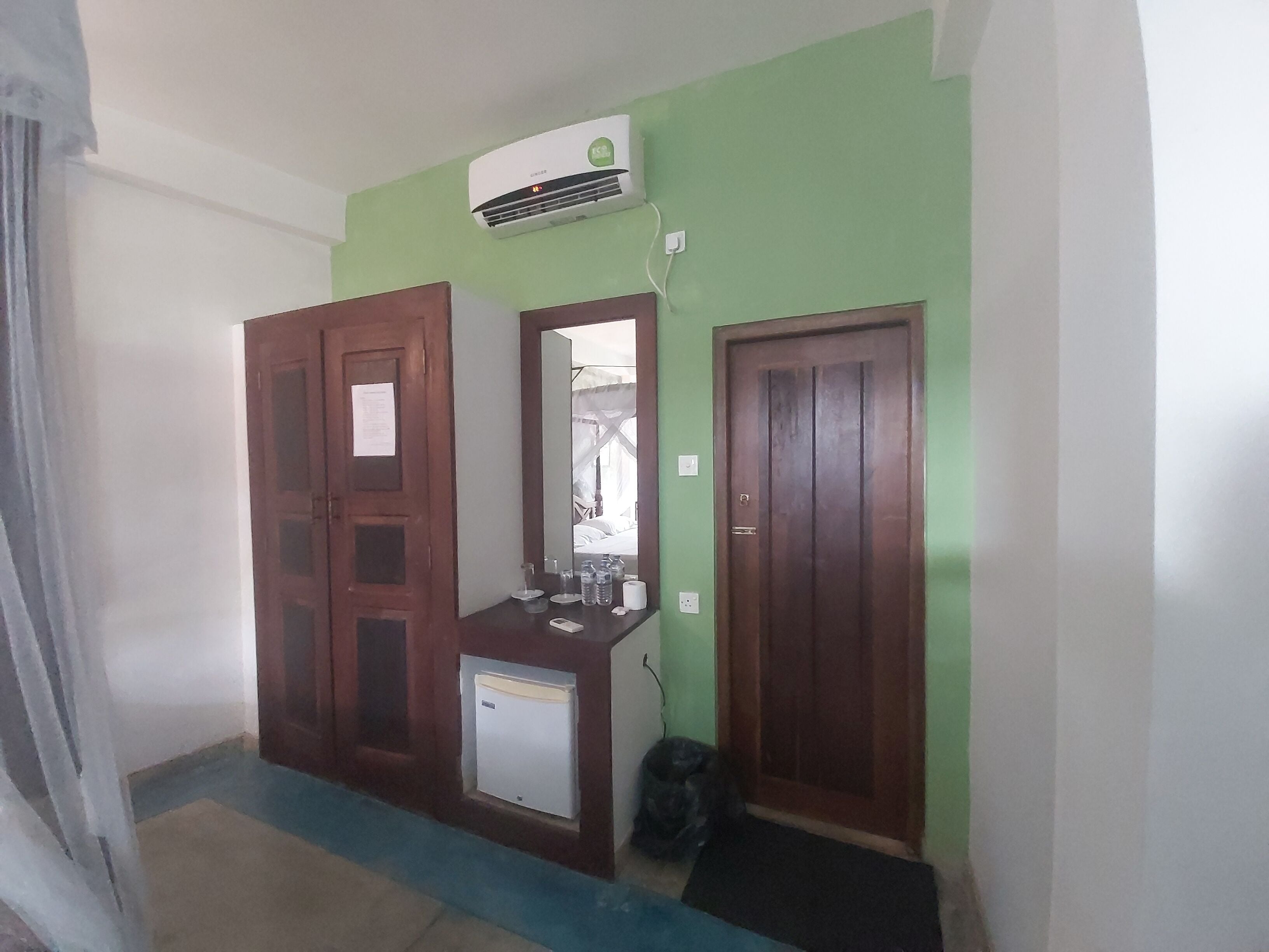 deluxe double room, patio | wardrobe