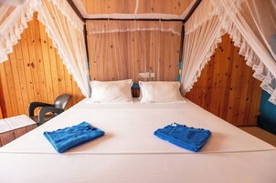 Deluxe Triple Room | Egyptian cotton sheets, premium bedding, minibar, in-room safe