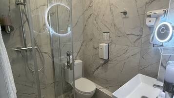 Double Room, 1 Double Bed | Bathroom | Free toiletries, hair dryer, towels, soap