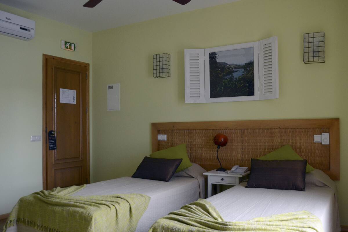 Double or Twin Room, Balcony (Santiago) | Minibar, in-room safe, desk, blackout curtains