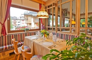 Restaurant - Hotel Cesa Edelweiss (Campitello di Fassa)