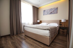 In-room safe, desk, soundproofing, iron/ironing board - Chagala Residence Atyrau (Atyrau)