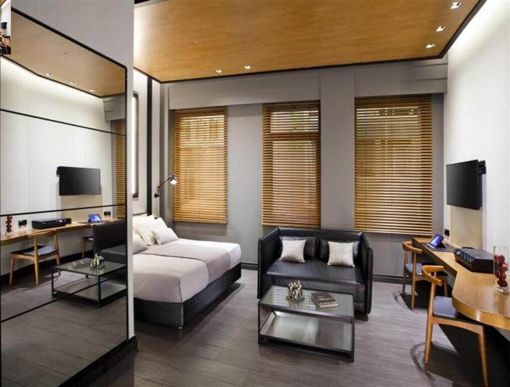 In-room safe, desk, blackout drapes, soundproofing