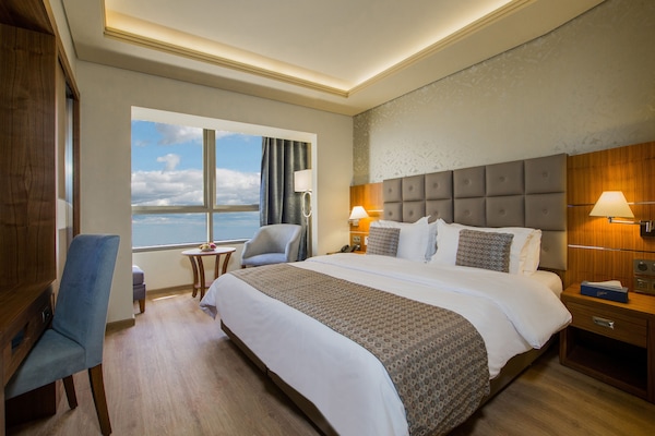 Standard Room | In-room safe, desk, soundproofing, iron/ironing board