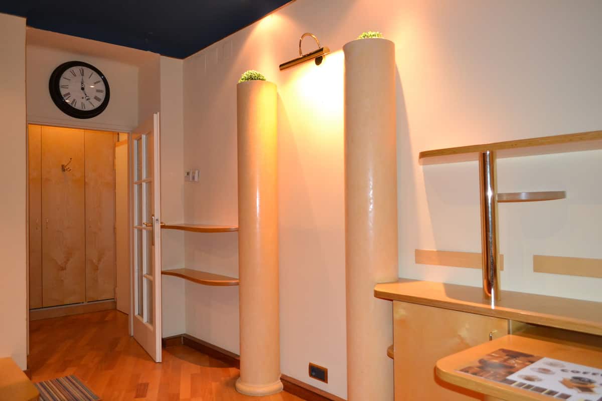 デラックス アパートメント 1 ベッドルーム キッチン コートヤードビュー (excluded 30 EUR Cleaning Fee per stay) | 1 室のベッドルーム、デスク、アイロン / アイロン台、WiFi (無料)