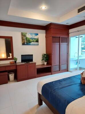 Minibar, in-room safe, free cribs/infant beds, rollaway beds - Naithon Beach Mansion (Sa Khu)