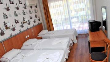 Minibar, in-room safe, free WiFi