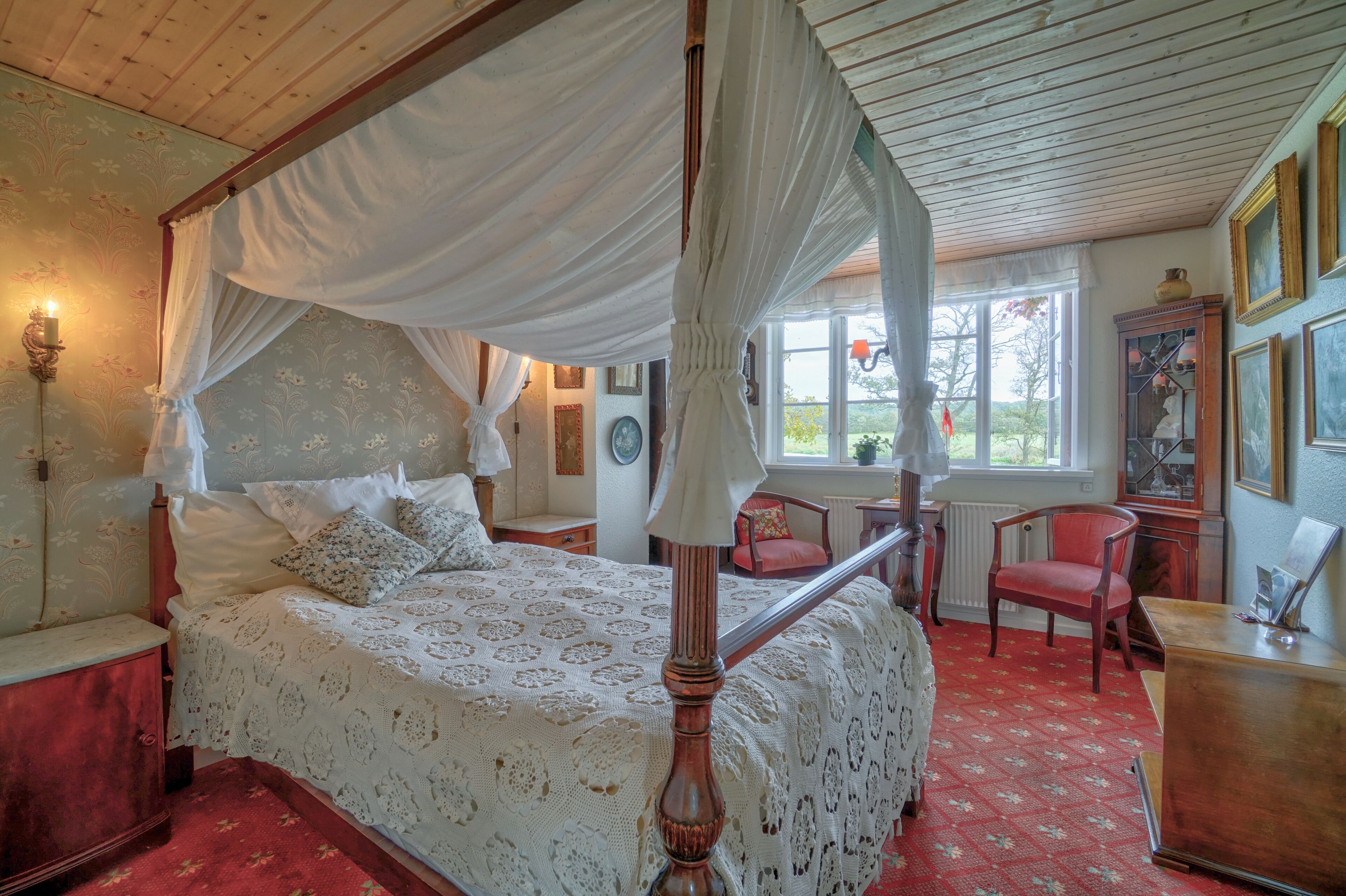 Decoración personalizada, muebles diferentes y wifi gratis 