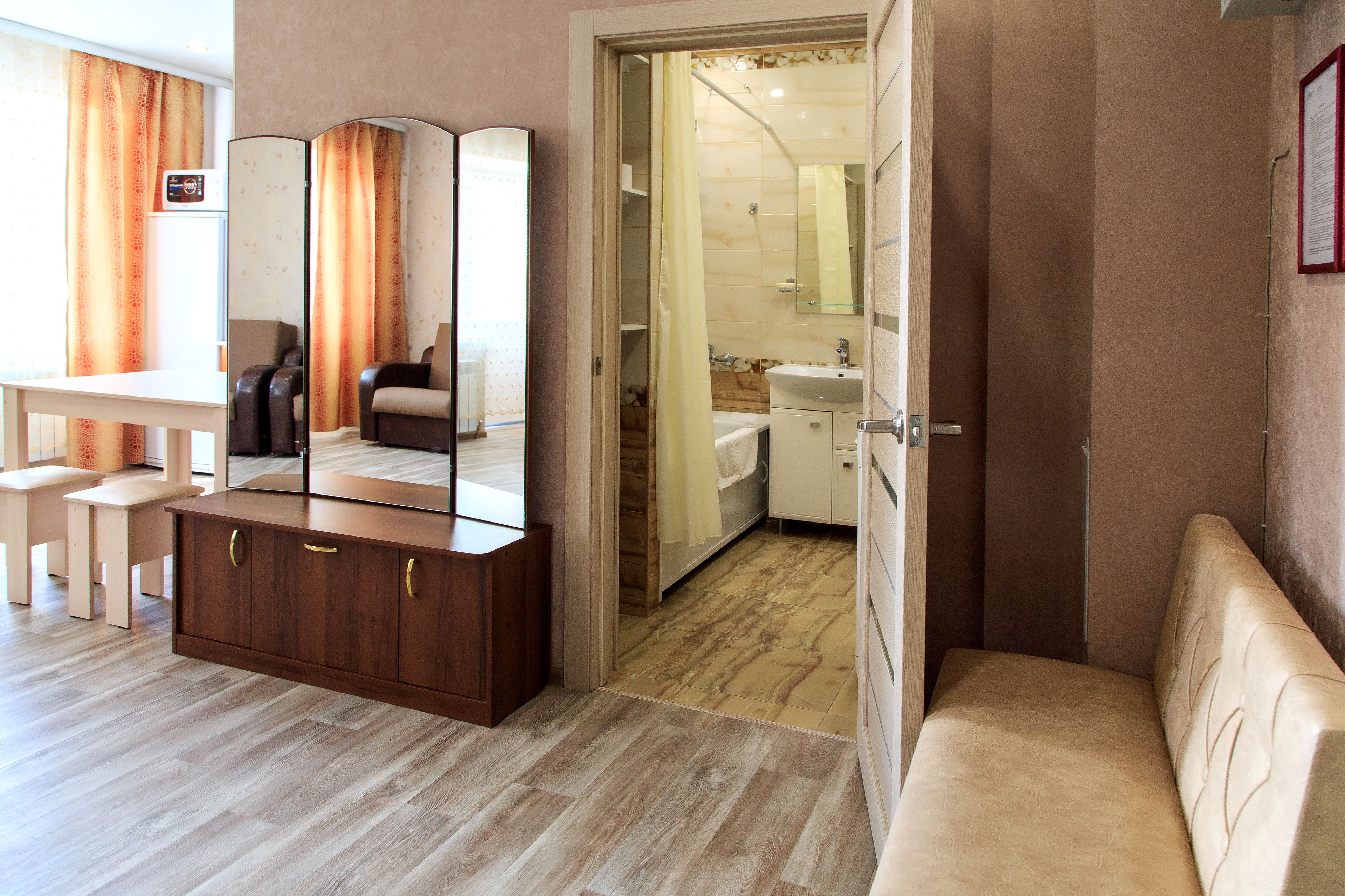 City Apartment, Kitchen | Peralatan tempat tidur premium, kalis bunyi, seterika/papan seterika 