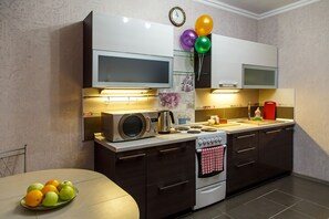 Apartment, 2 Bedrooms (Number 9) | Private kitchen