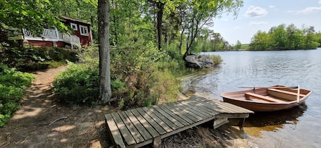 Classic Cottage, 2 Bedrooms, Private Bathroom, Lakeside | Living area