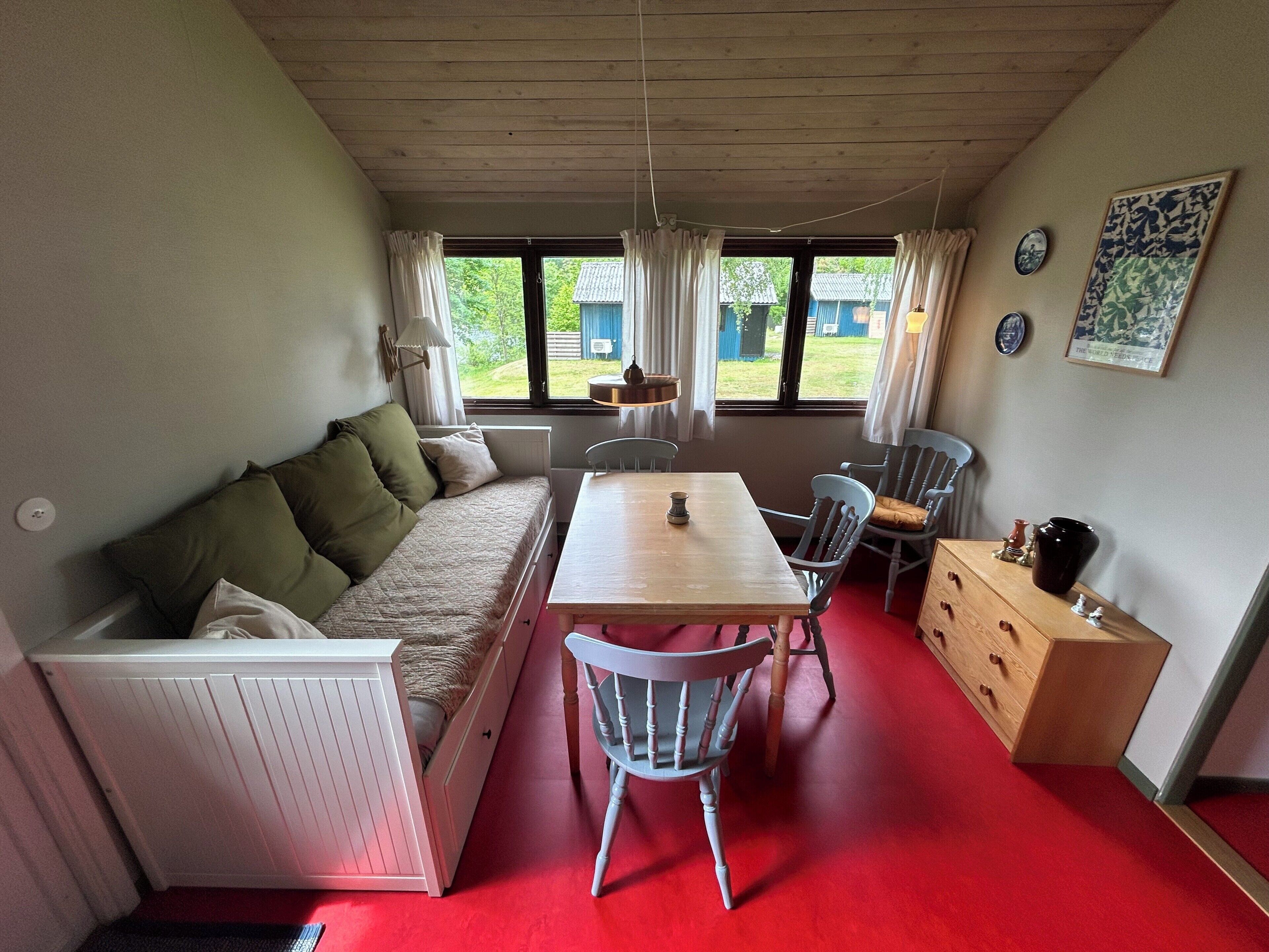 Standard Cabin | Living area