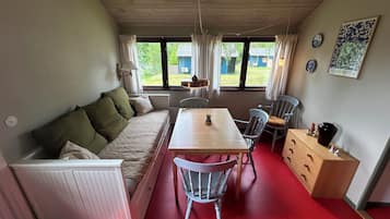 Standard Cabin | Living area