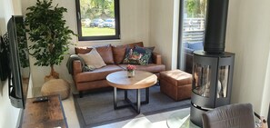 Deluxe Cottage, 2 Bedrooms, Lake View, Lakeside - Långasjönäs Camping & Stugby (Asarum)