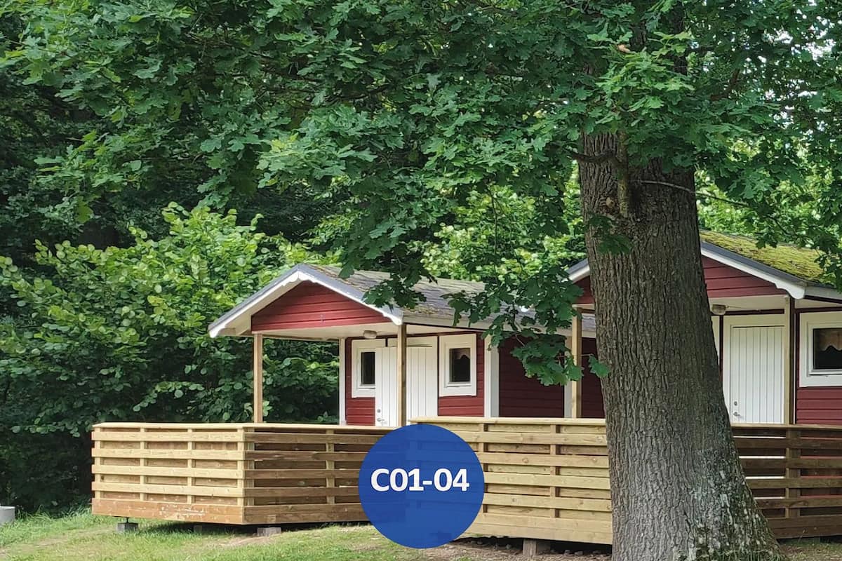 Basic Cabin, Garden Area