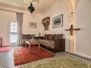 Doppel- oder Zweibettzimmer | Wohnbereich