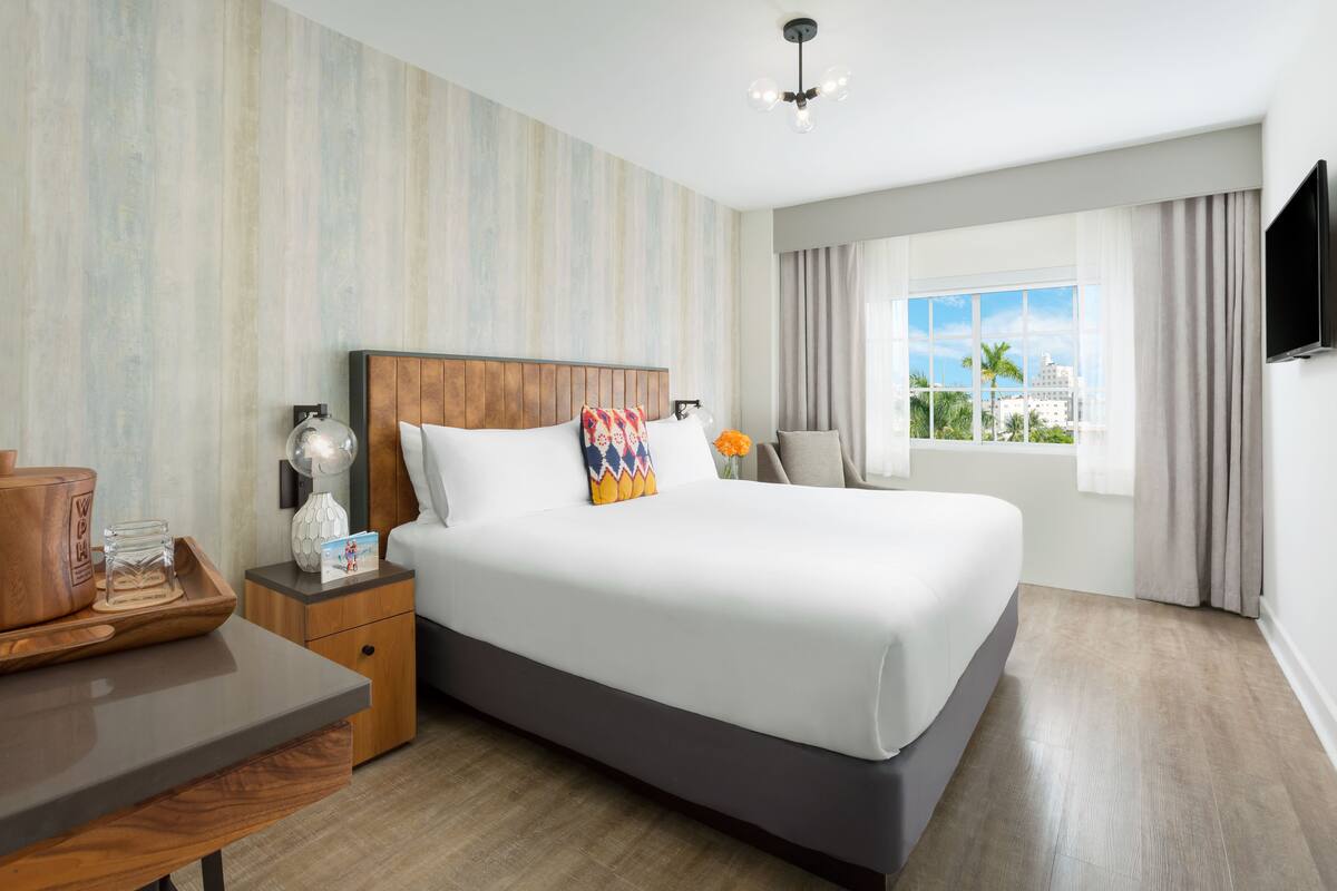 1 bedroom, premium bedding, in-room safe, desk