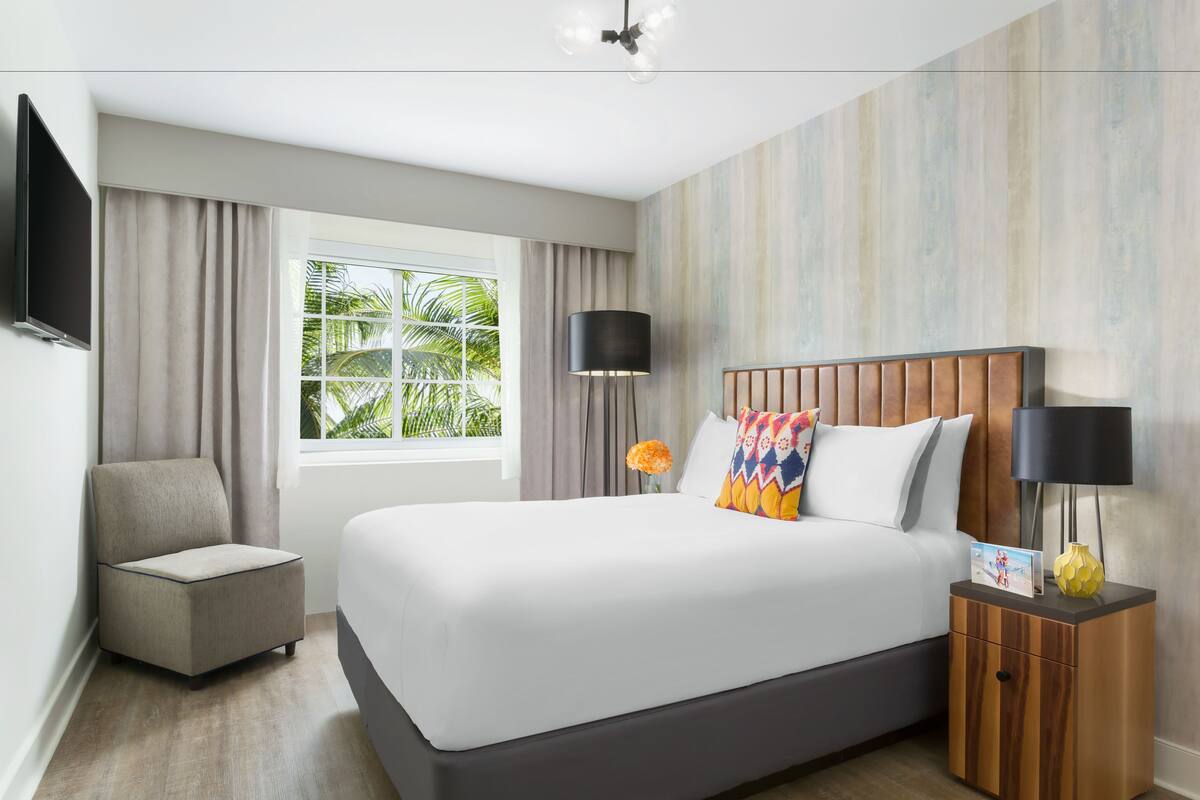 1 bedroom, premium bedding, in-room safe, desk