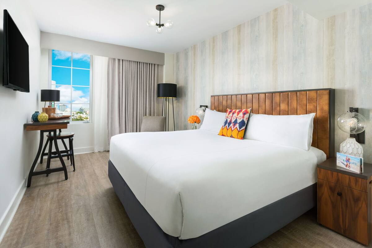 1 bedroom, premium bedding, in-room safe, desk