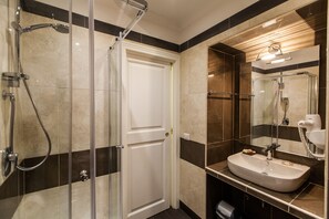 Double or Twin Room | Bathroom