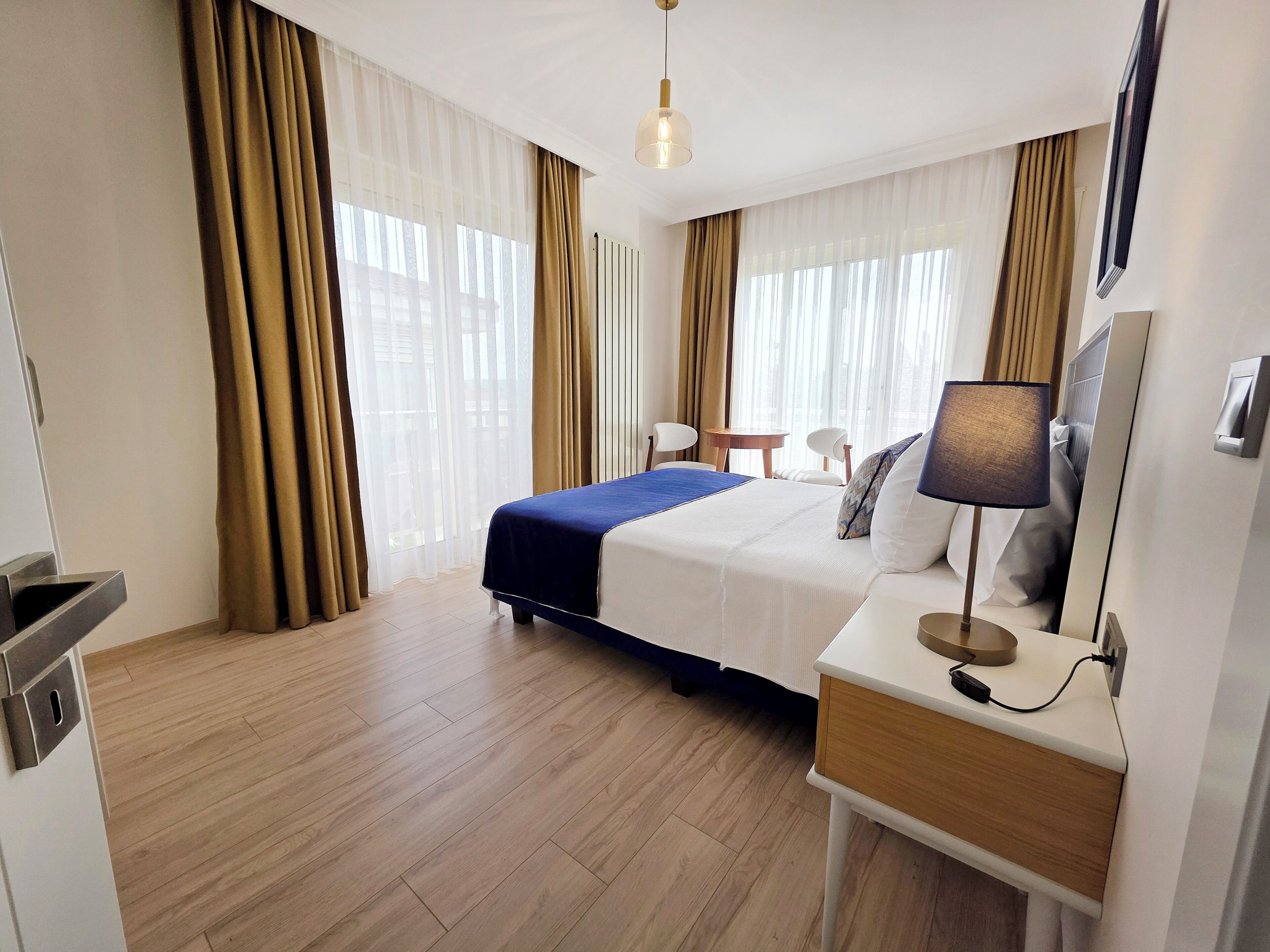 Suite familiar, 2 habitaciones | Ropa de cama de alta calidad, camas Tempur-Pedic y minibar 