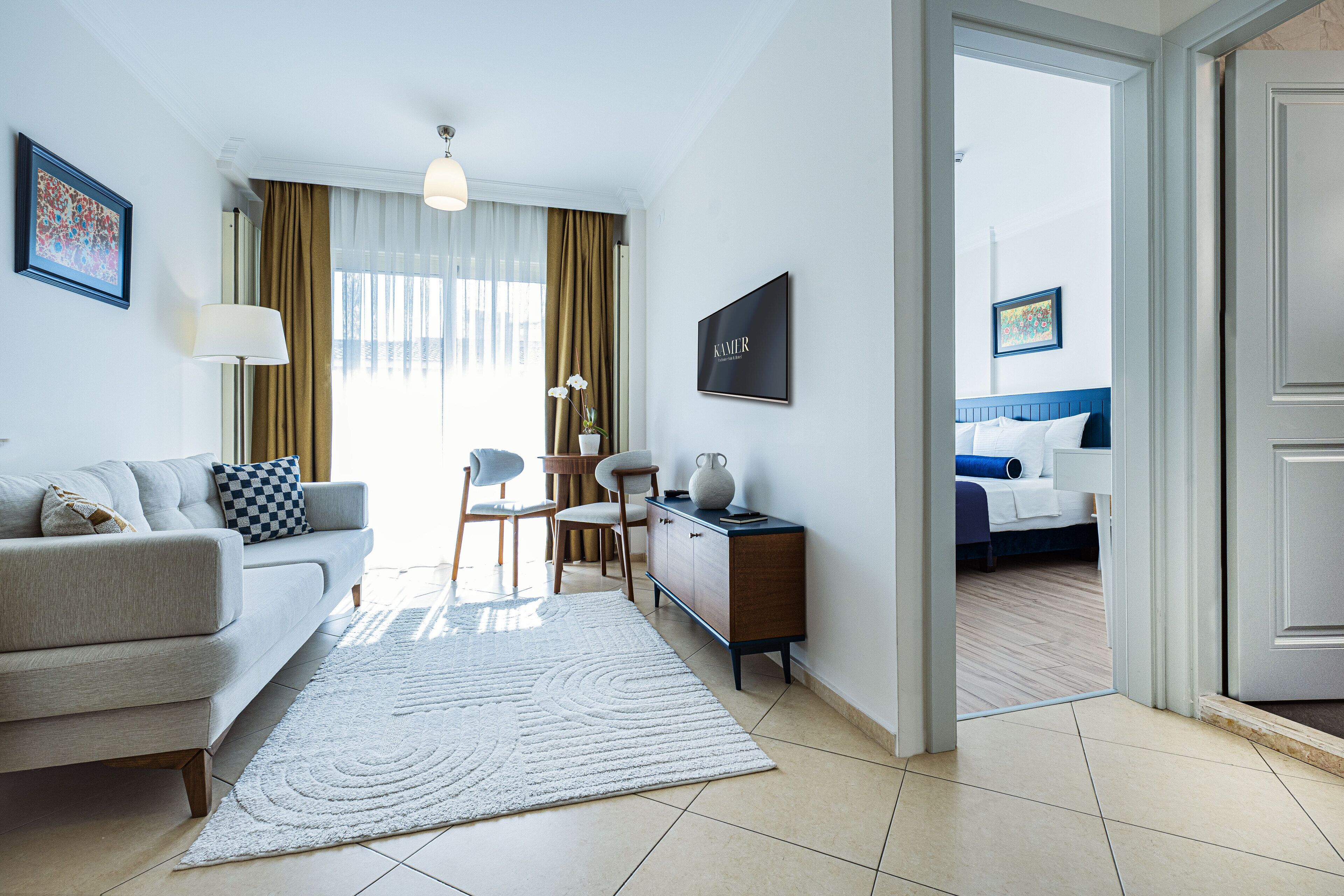 Premium bedding, minibar, in-room safe, desk