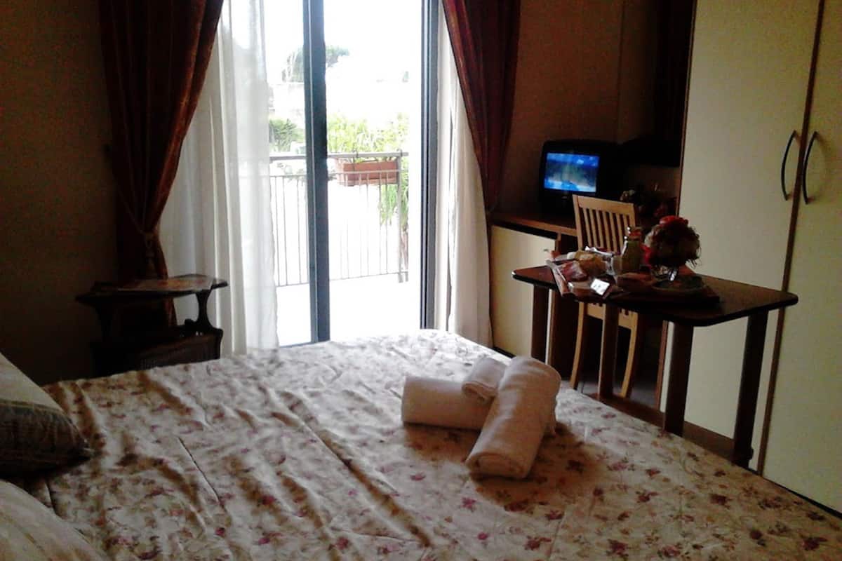 In-room safe, desk, iron/ironing board (on request), free WiFi