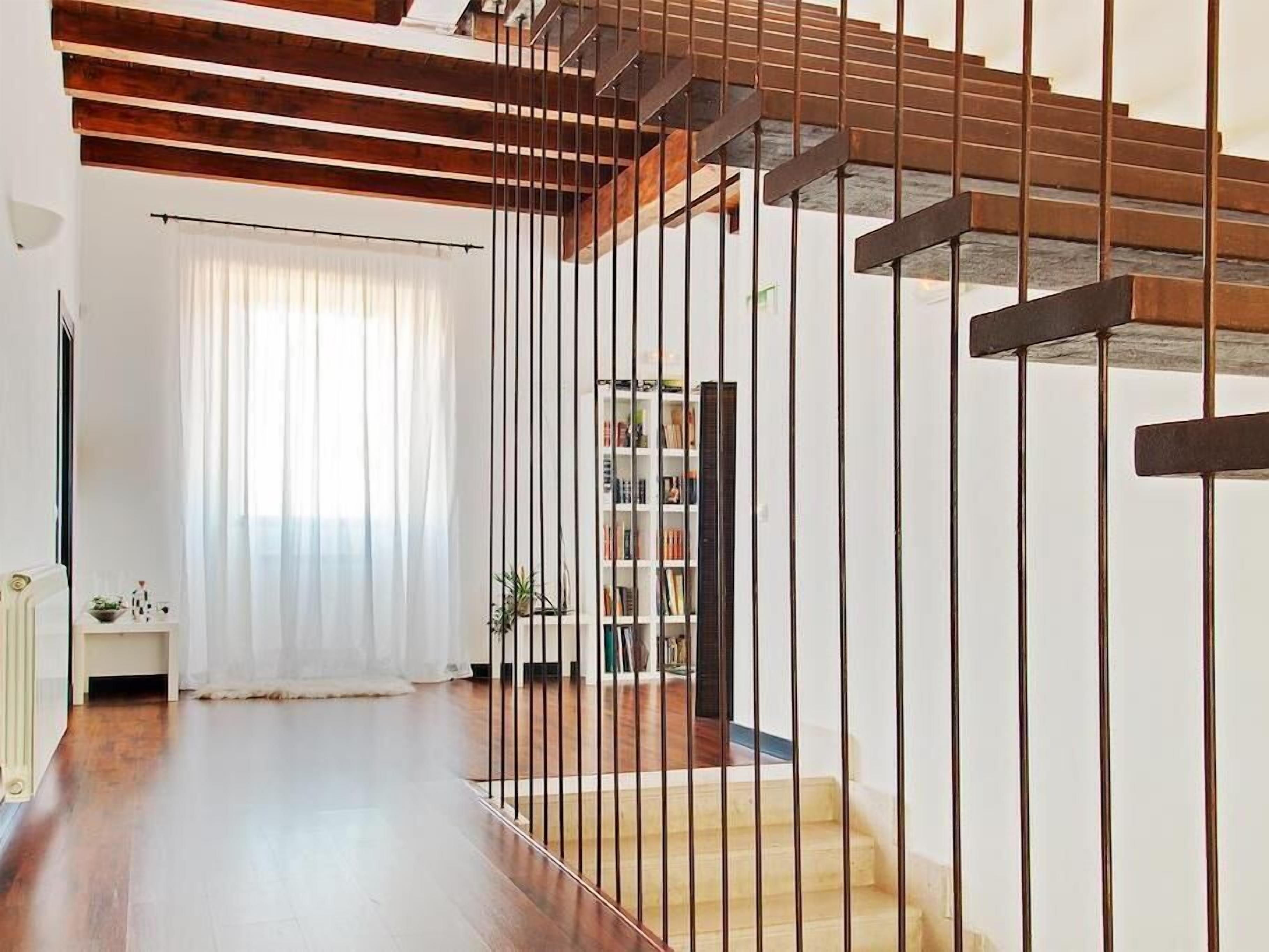 comfort suite, ensuite, mountain view | living area | 18-inch flat-screen tv with cable channels, tv