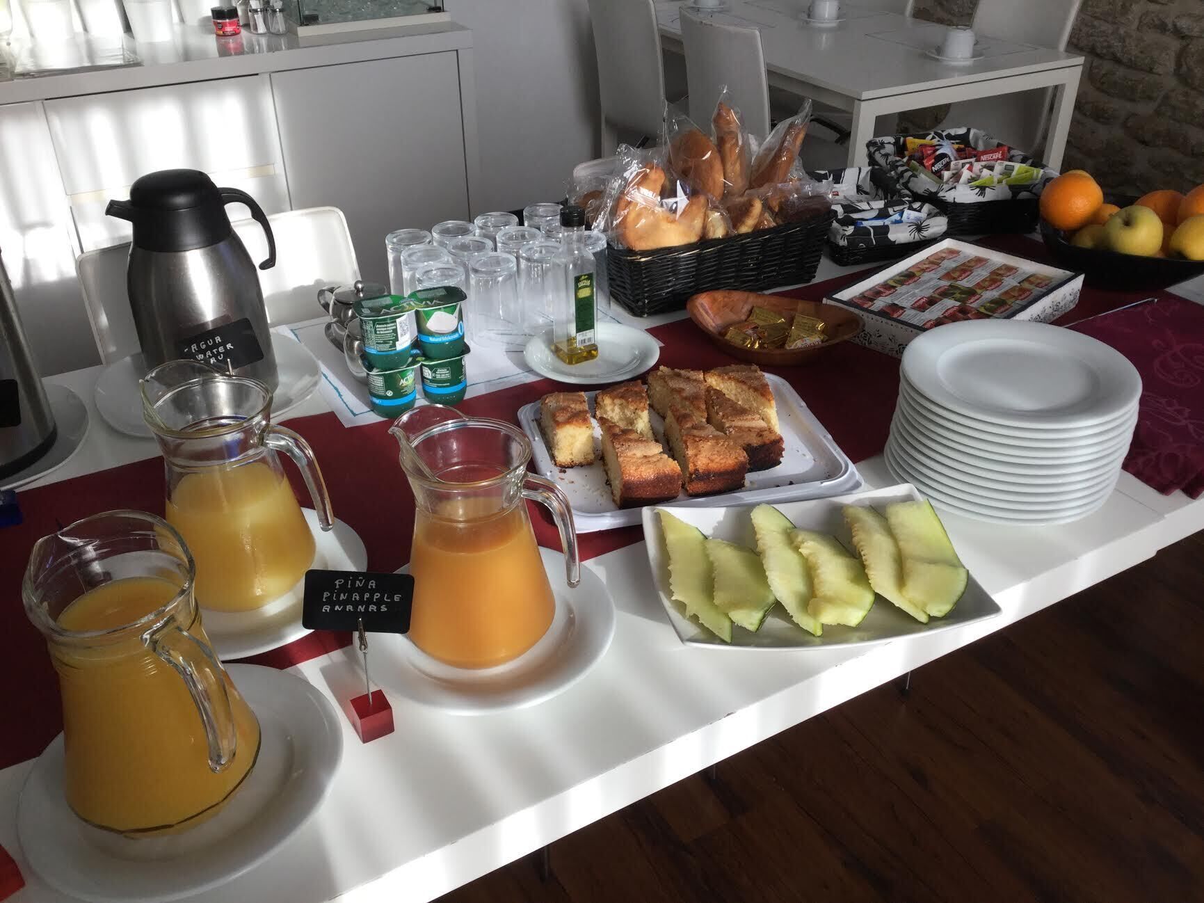 free buffet breakfast