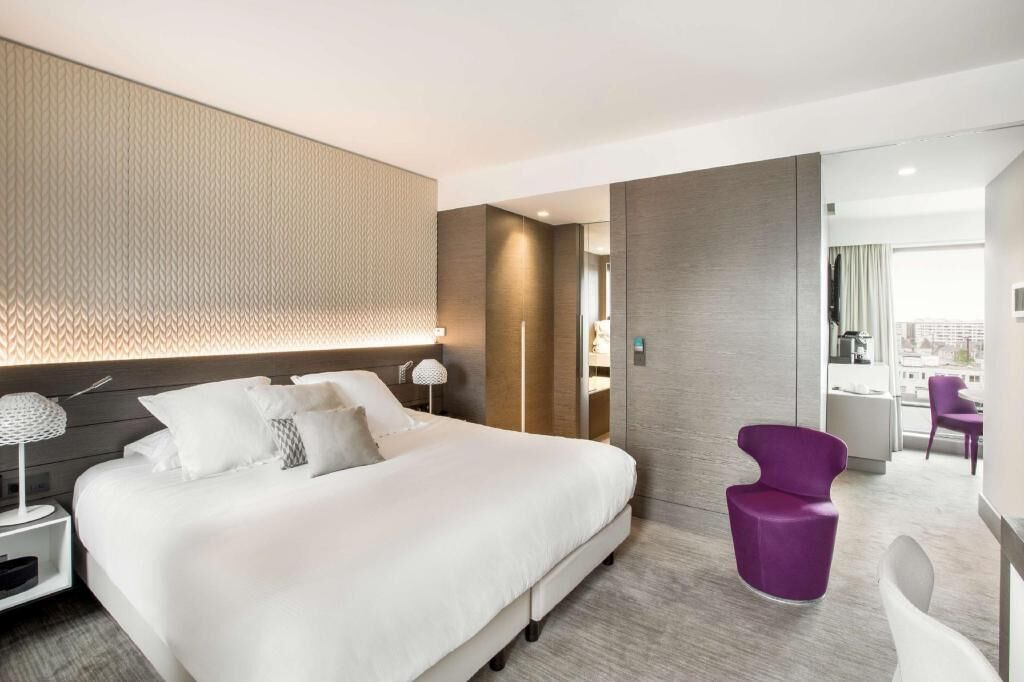 Hochwertige Bettwaren, Minibar, Zimmersafe, Schreibtisch